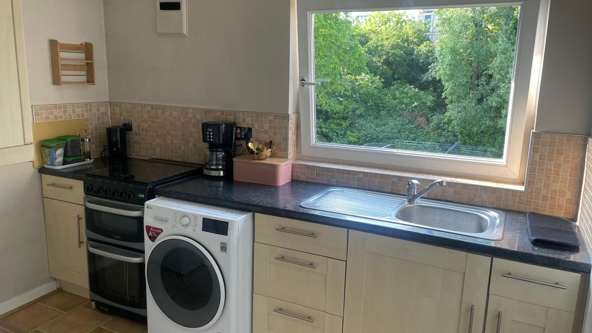 Cosy Flat For 4, Family Friendly, Private Parking, Close To Central Λονδίνο Εξωτερικό φωτογραφία